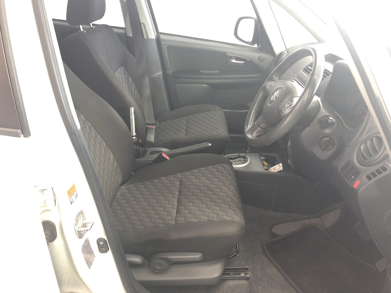 Rhodium Plated Men's Band Ring (5mm) - US Size 9