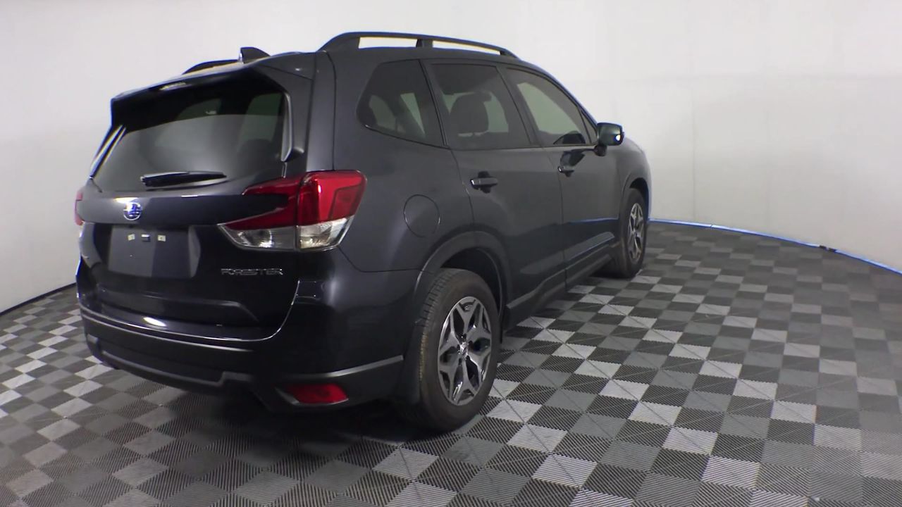 0.20 TCW yellow round various diamonds