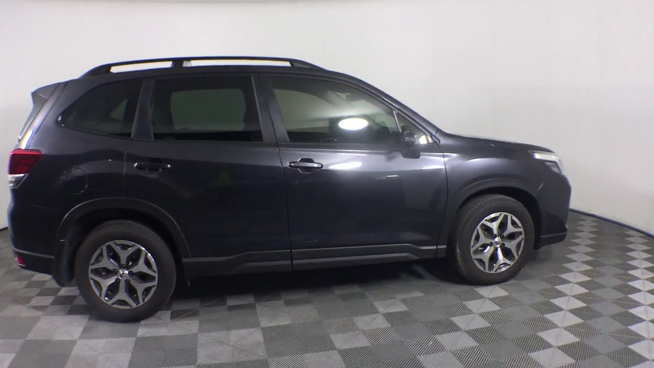 Waterproof  Watch Barrel Shaped Transparent Quartz Watch Popular