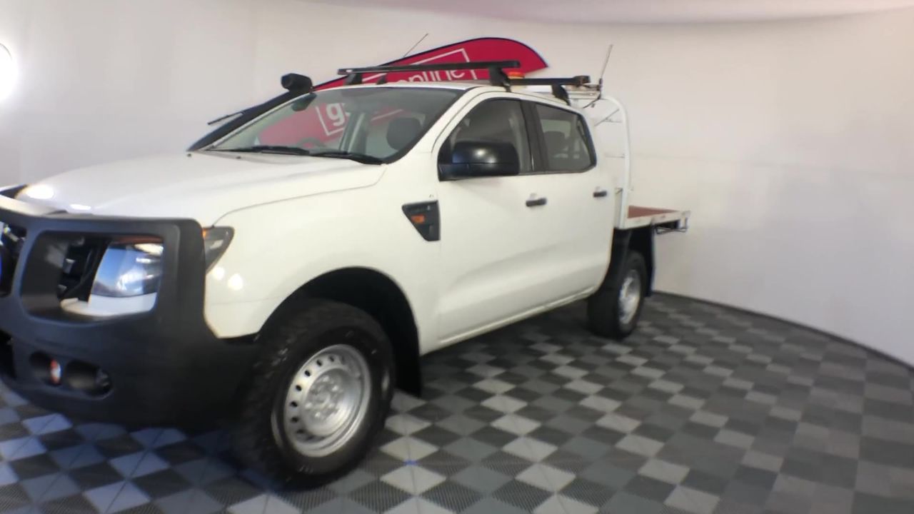 PRO-FORM Performance 400i Treadmill with Swipeable Touch Screen 127cm x 46c