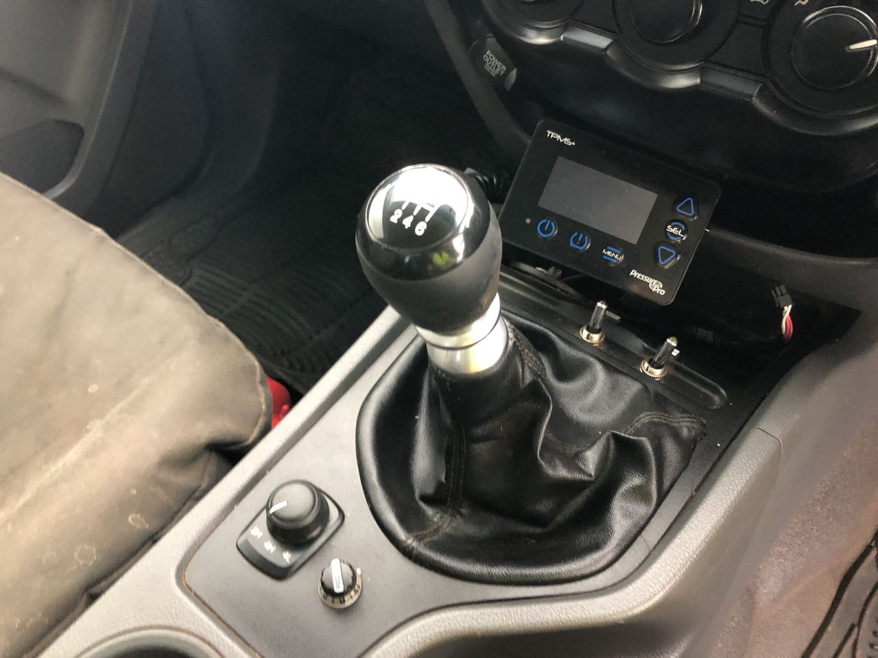 PUMA Women's Essential Cropped Logo Tee, Size XL, Black, 586866.