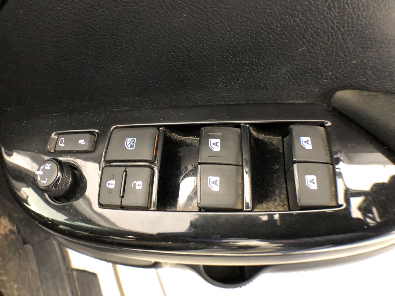 LEVI'S Men's 502 Taper Jeans, Size 33x32, 99% Cotton, AndAnotherOne-MediumW