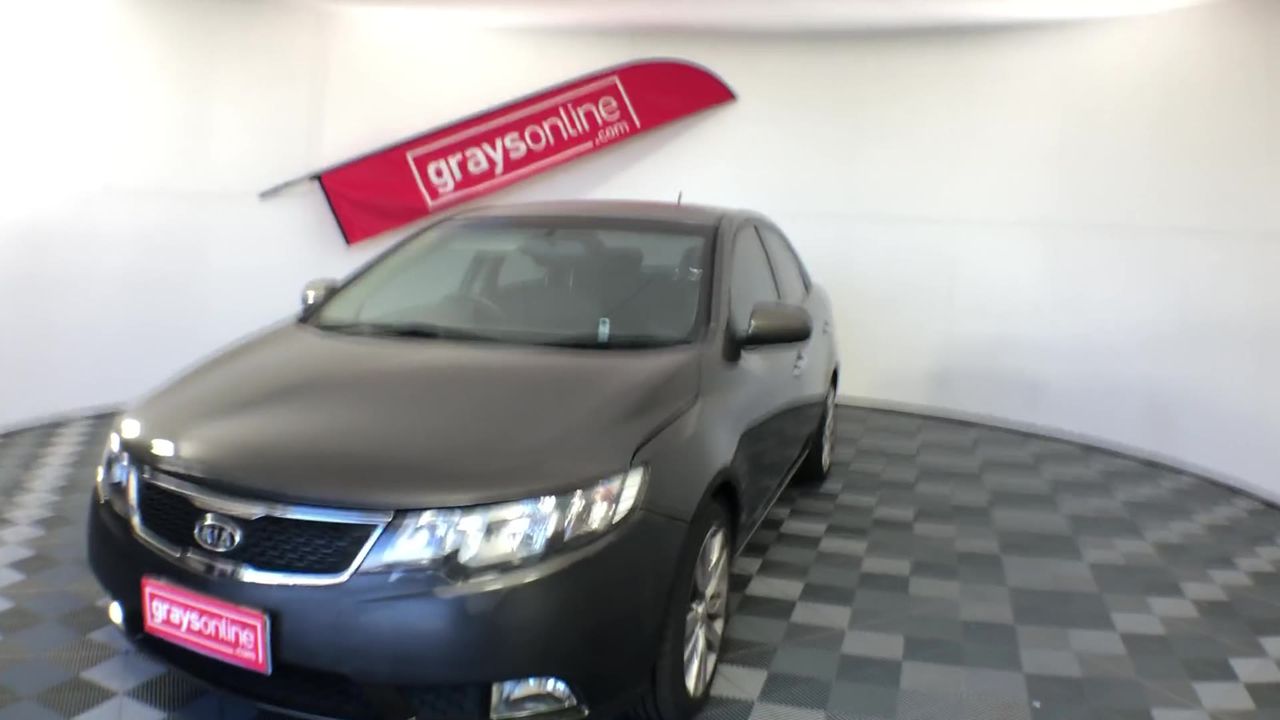 Designer Patterned Bangle in Silver