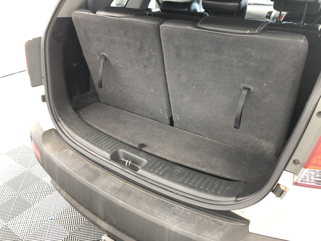 Quantity of 4 20.5-25 Earthmoving Tyres ( Unused)