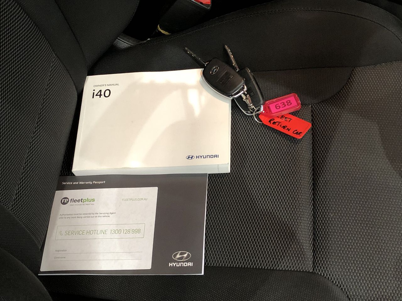 <p>Makita HR3200C  Rotary Hammer Drill</p>