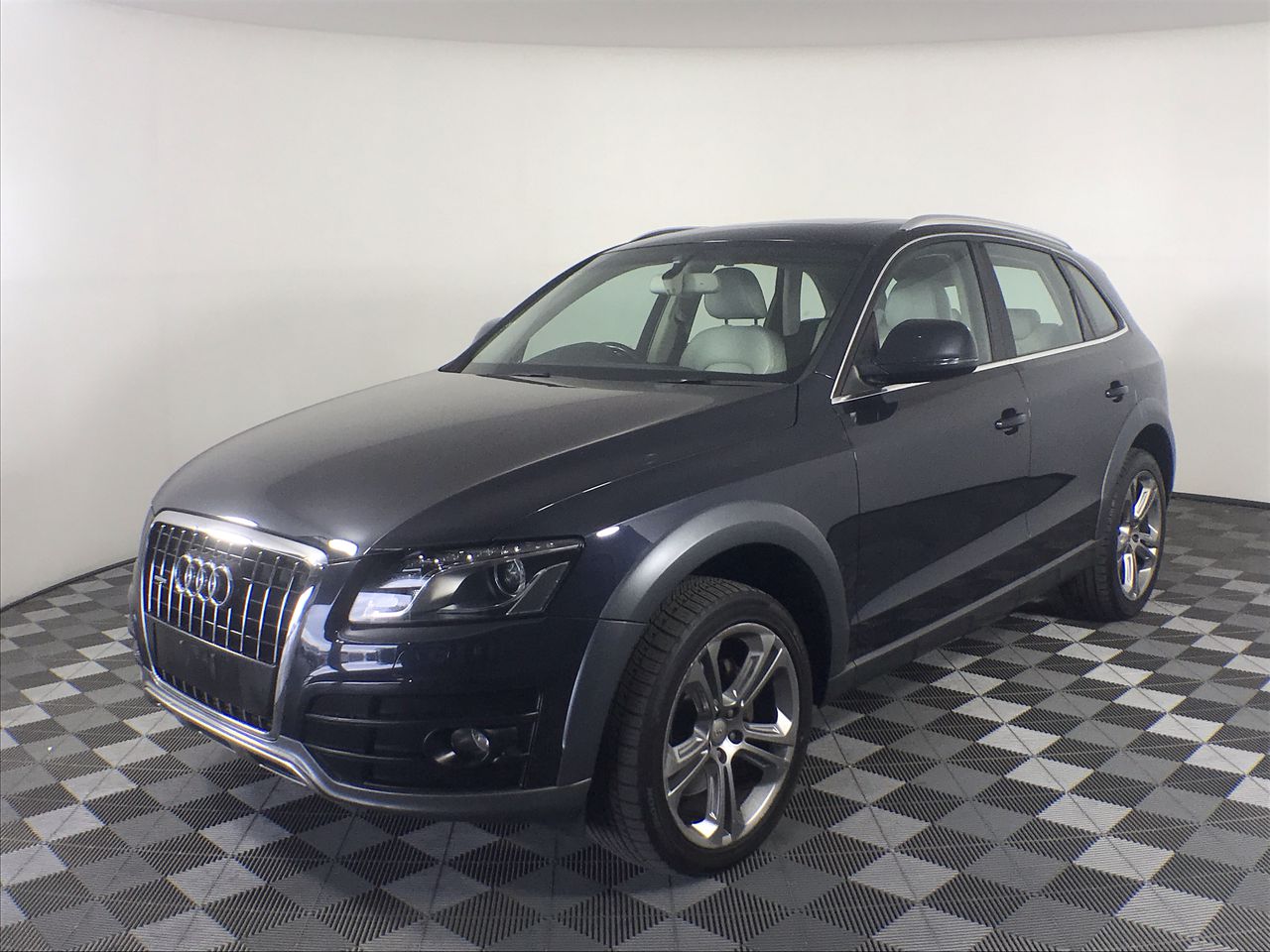 <p>Contents Of 6 x Shelves</p>