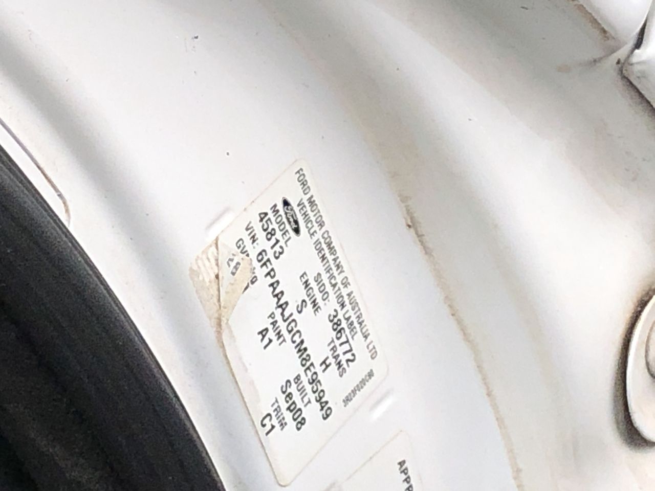 <p>3 x Leaf Blowers, Concrete Chairs</p>