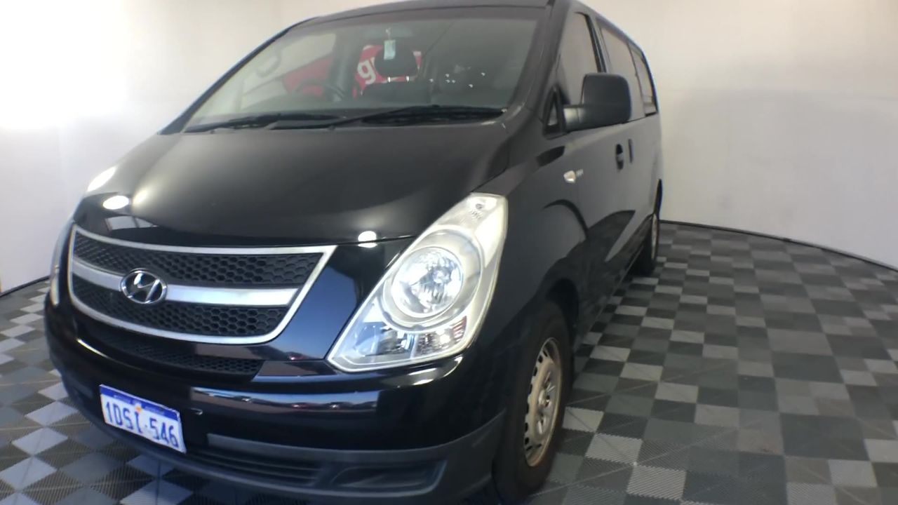 <p>Haaga 477 Walk Behind Manual Floor Sweeper</p>