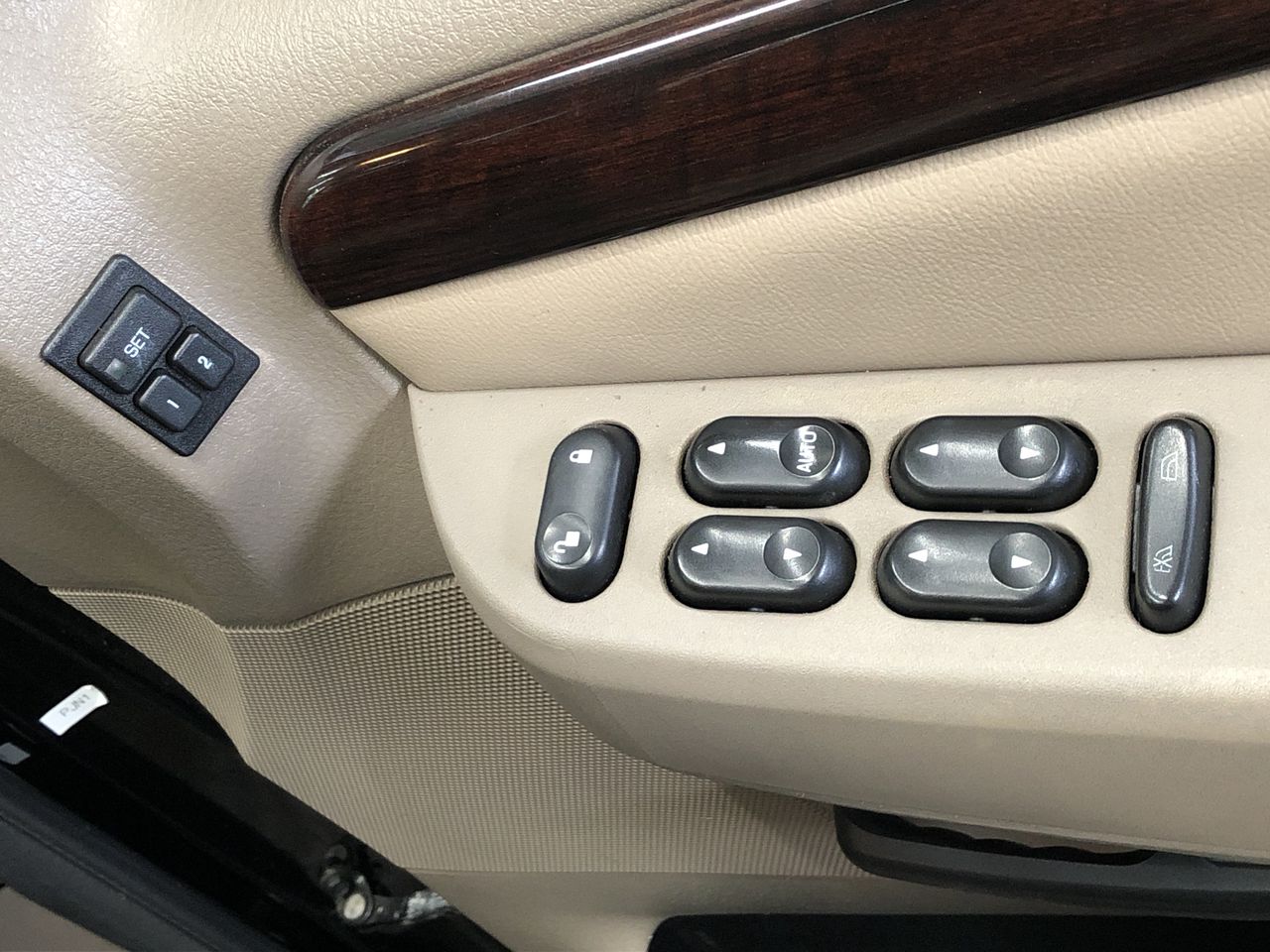 Pierre Delize Rosé Brut NV (6x 750mL), France.