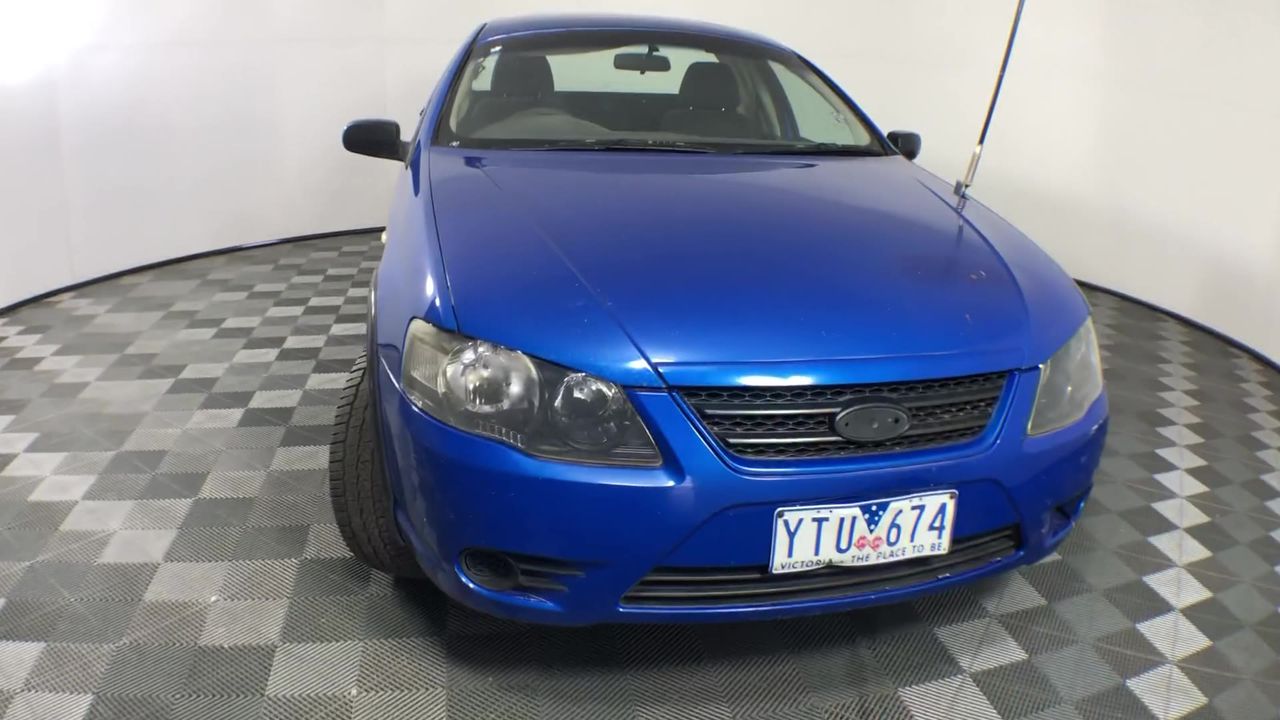 Wolf Blass Yellow Label Pinot Noir (6x 750mL). SA