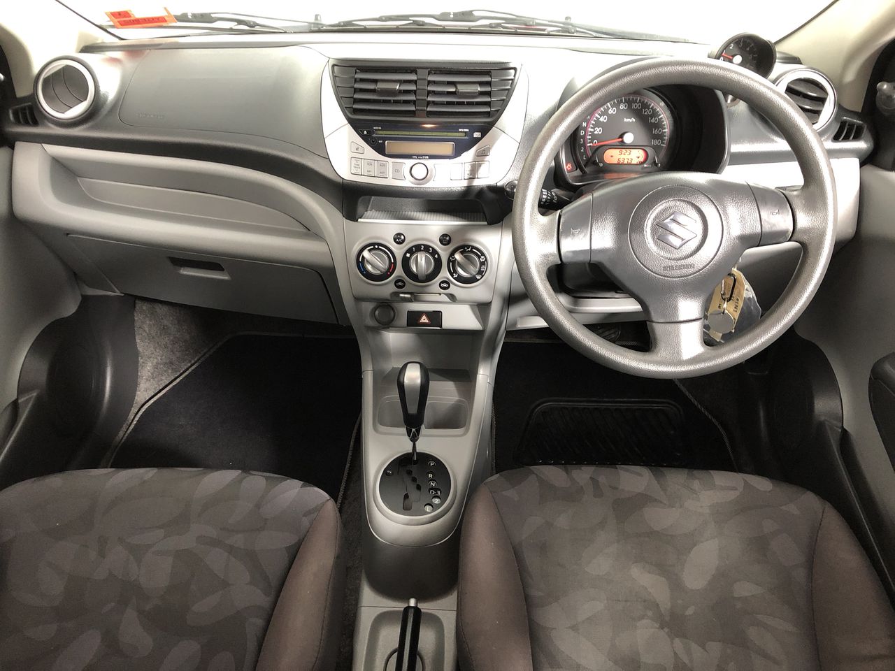 INFINITY X1 Dual Powered Solar Work Light, 3000 Lumen. NB: Minor use, not i