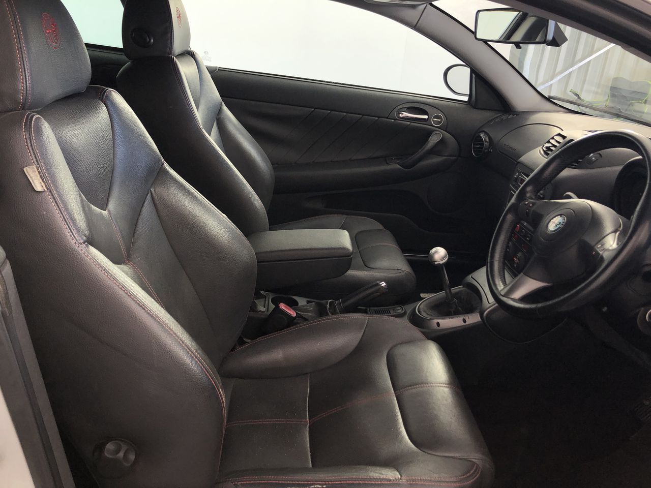 Assorted 4Lt Tins of Paint - Quantity 39 Tins