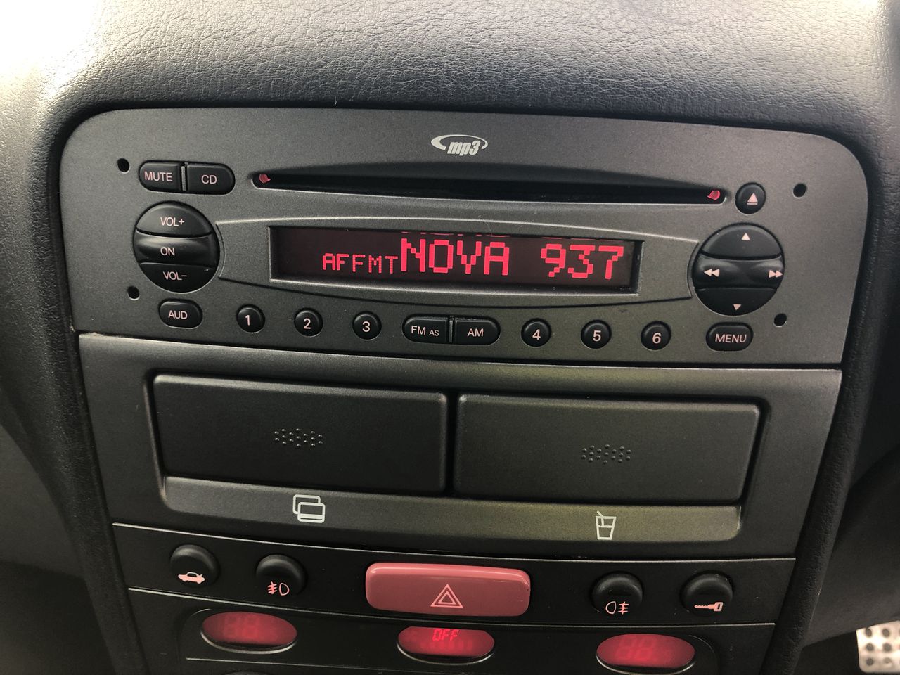 Assorted 4Lt Tins of Paint - Quantity 36 Tins