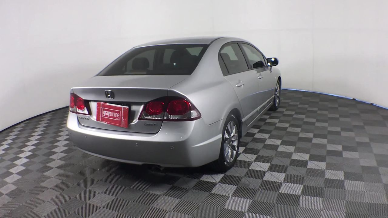 0.08 Carat White 4 round diamonds