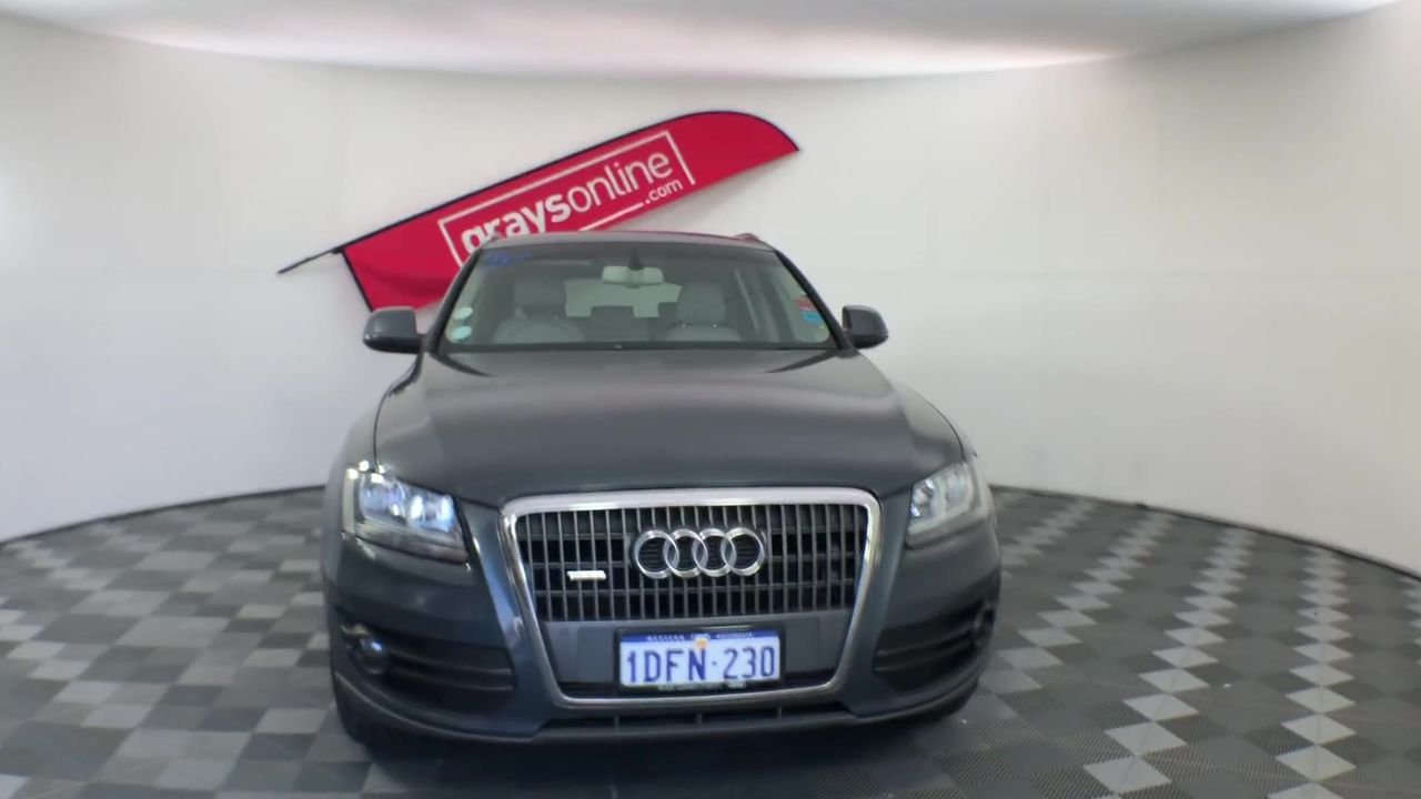 Vial full of Gold Leaf/Flake