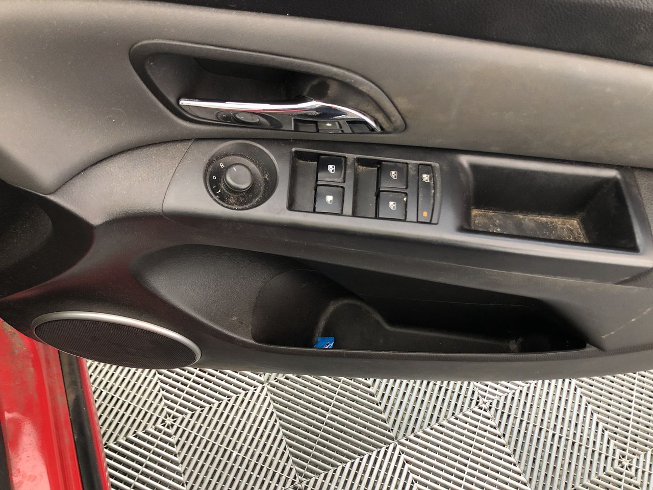 Elegant 18K Yellow Gold plated Simulated Diamond Necklace