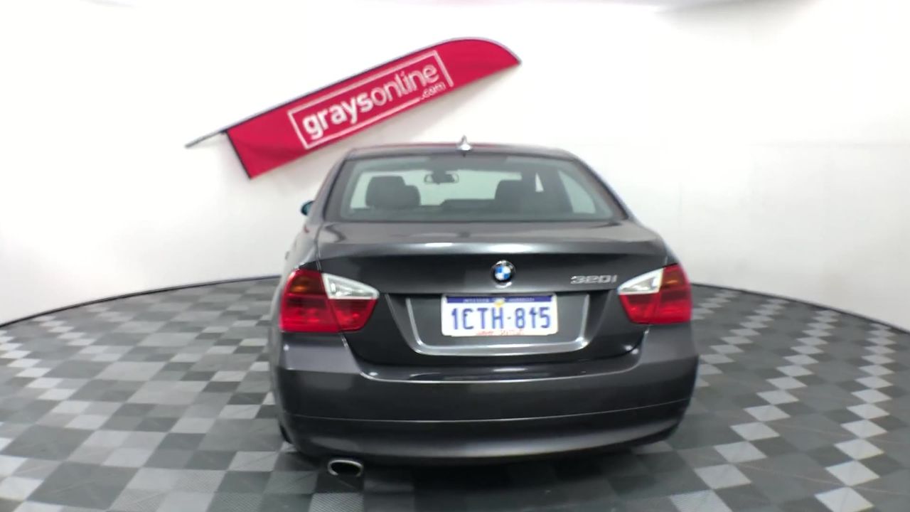 18k White Gold vermeil 1-carat blue topaz Ring Resizable