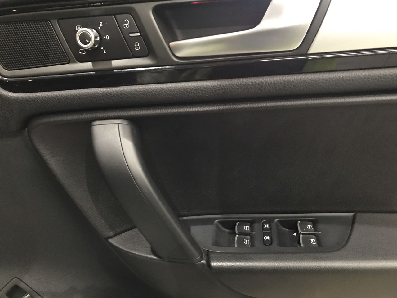 Elegant 18K White  Gold  plated Simulants   Topaz  & White Cz