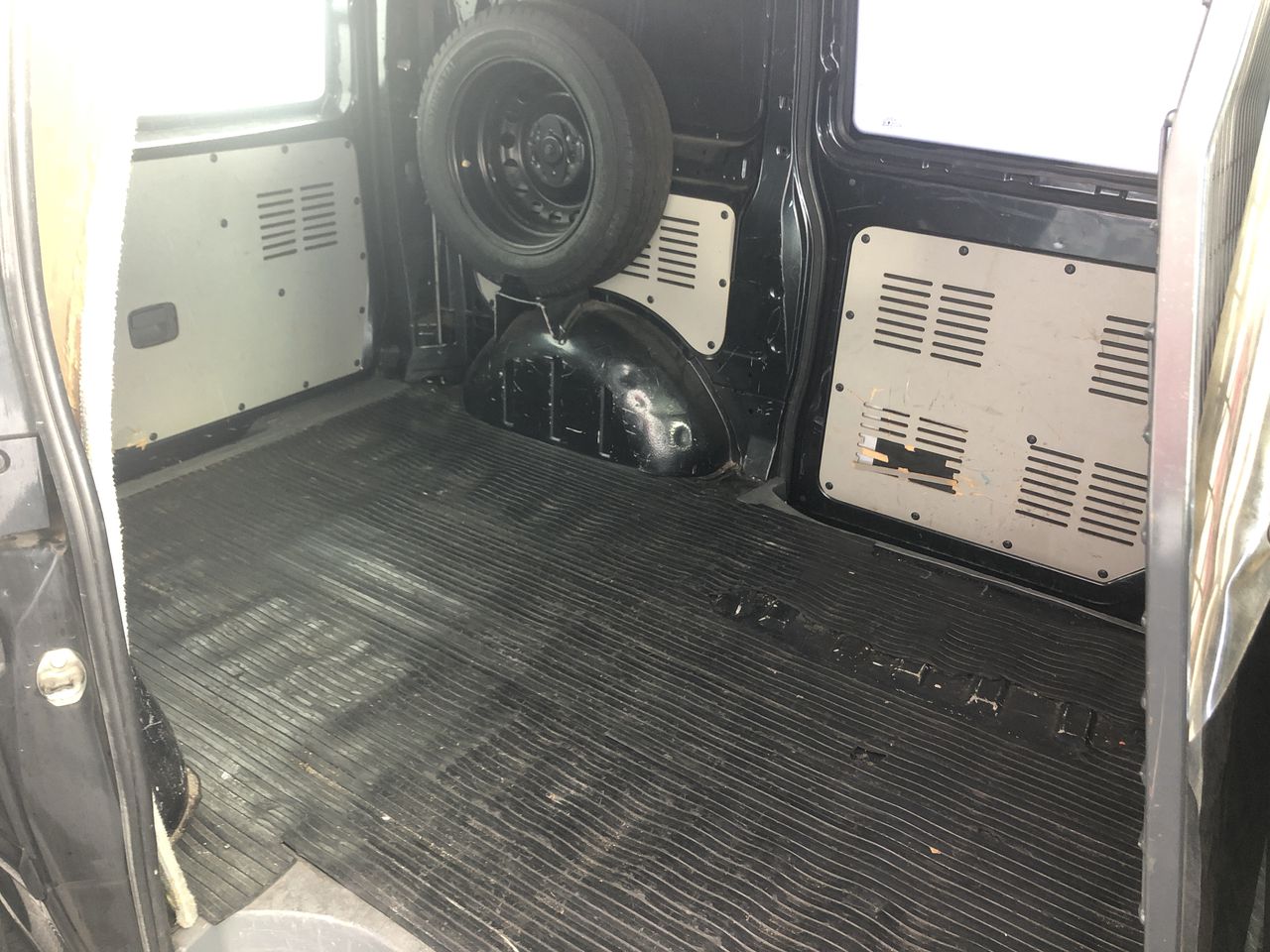 AMAZON BASICS 3-Seater Deep Lounge Sofa Outdoor Patio Furniture Cover.