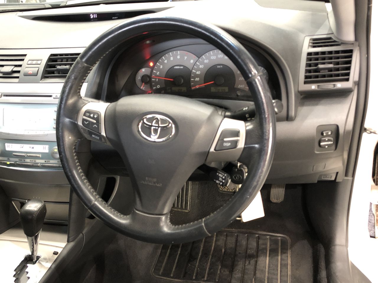 Australia: 2012 Two Dollars QEII Remembrance $2