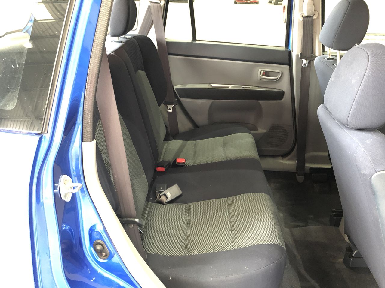 GREG NORMAN Men's Polo, Size L, 100% Polyester, Navy.  Buyers Note - Discou