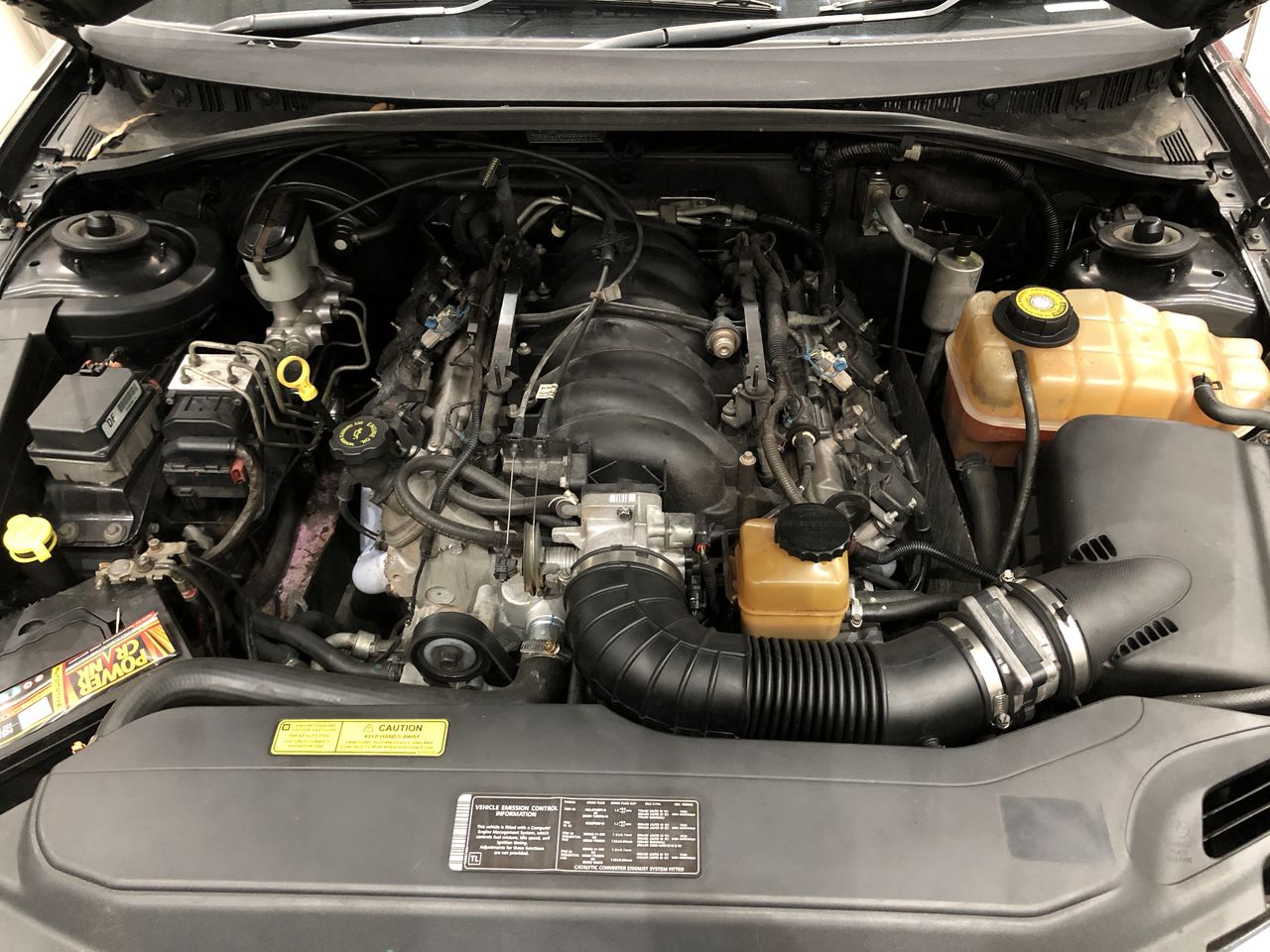 VTech 19350 2-handset DECT Cordless Phone with answering Machine. White. NB