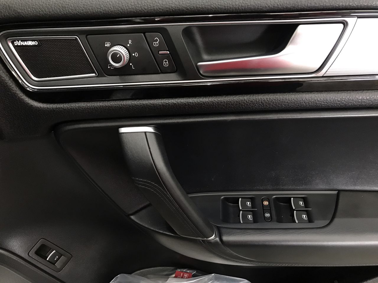 Jules Roy Pinot Noir 2024 (6x 750mL), France.