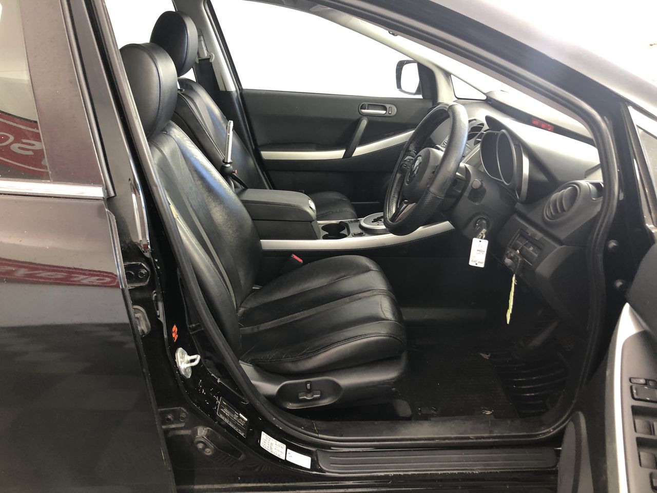 DeWALT 18V Li-Ion XR Cordless Brushless Compact Chainsaw, Skin Only. NB: No