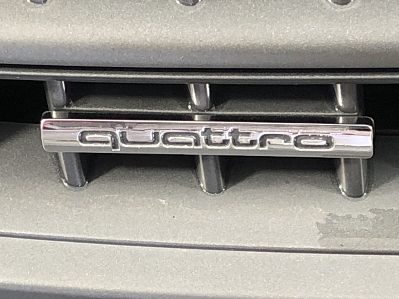 TOMMY HILFIGER Men's Logo Hoodie, Size M, Grey.