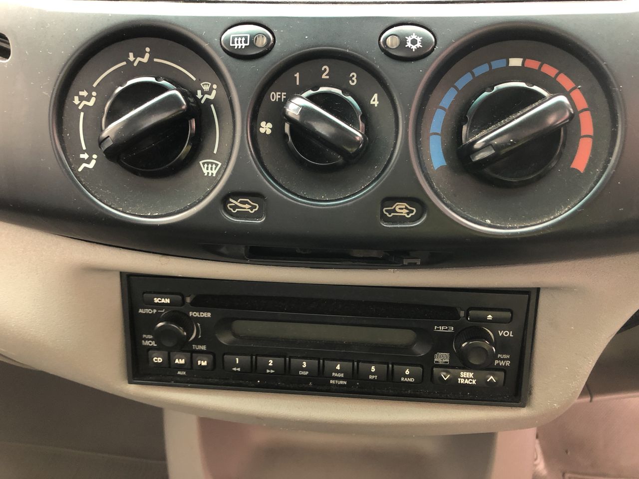 Elegant 18K White Gold plated Simulated Turquoise Ring size 7