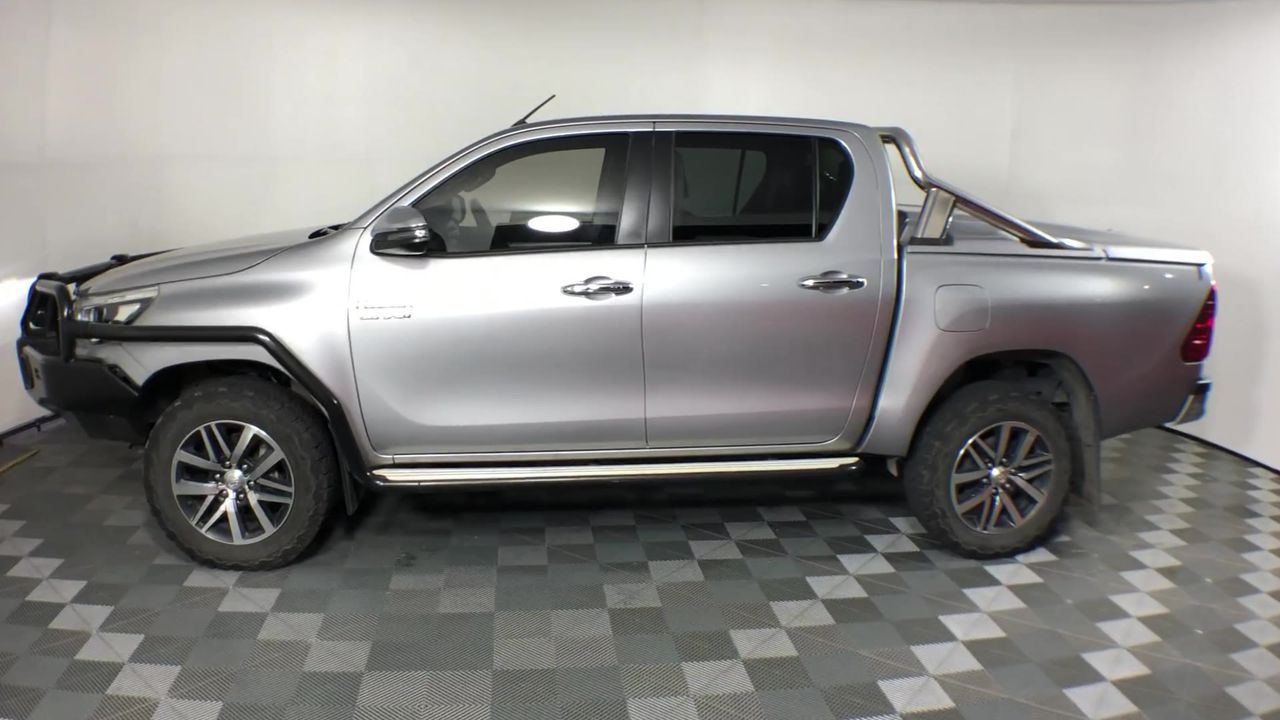 Hitachi V616Y Portable Rebar Cutter/ Bender