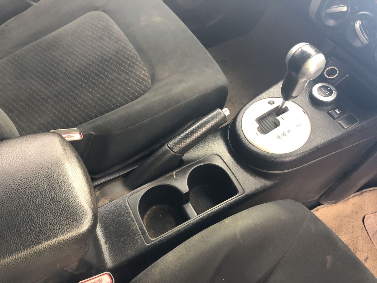 Gatic Man Hole Lifters