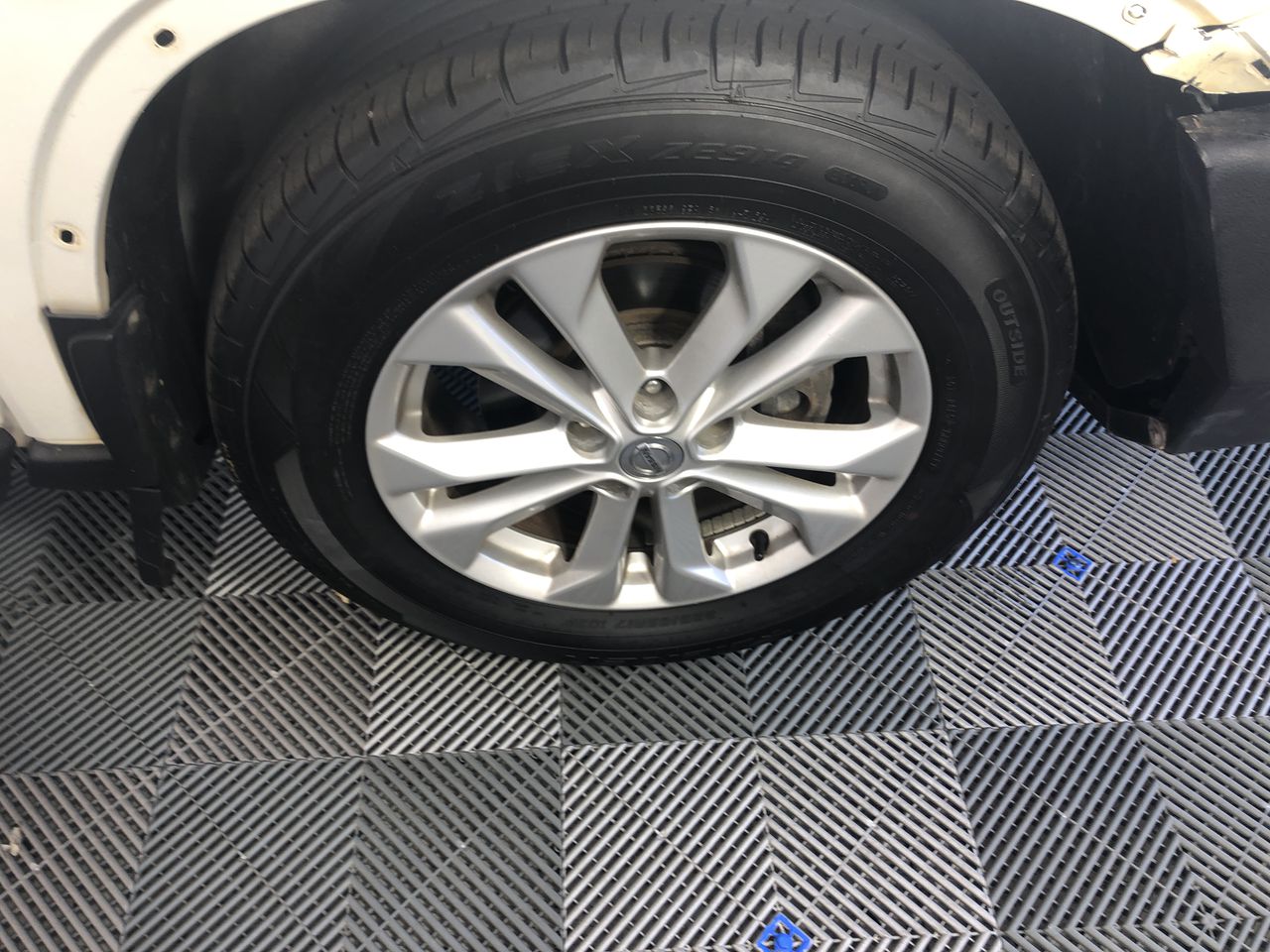 Gatic Man Hole Lifters