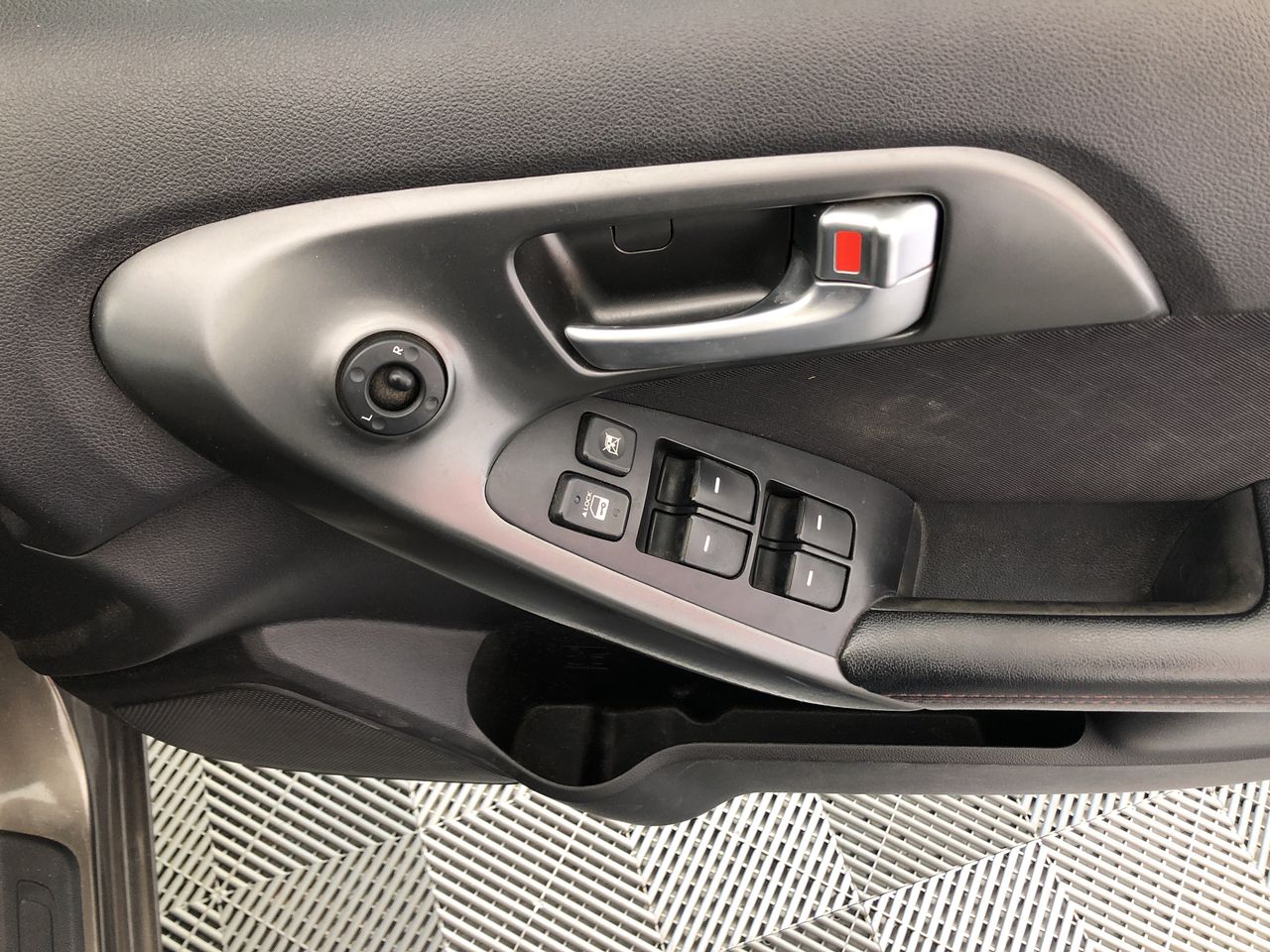 Pallet Of Approx 30 Stools