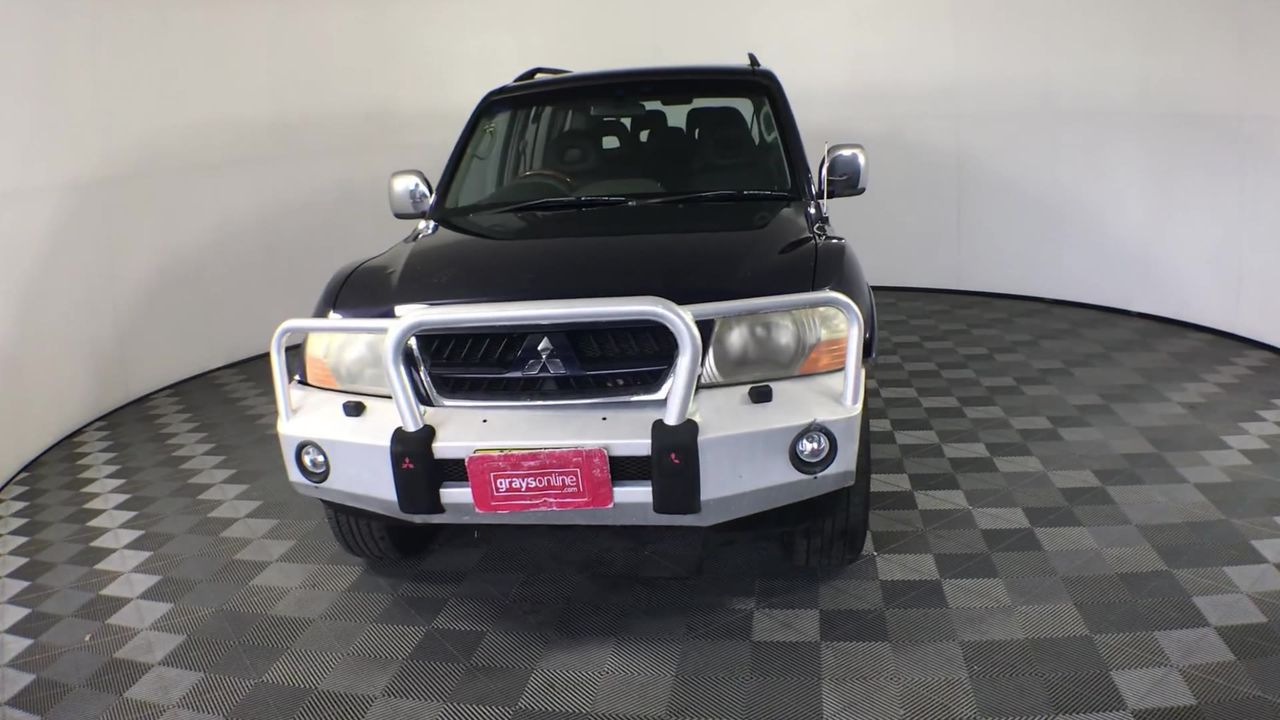 Vial full of Gold Leaf/Flake