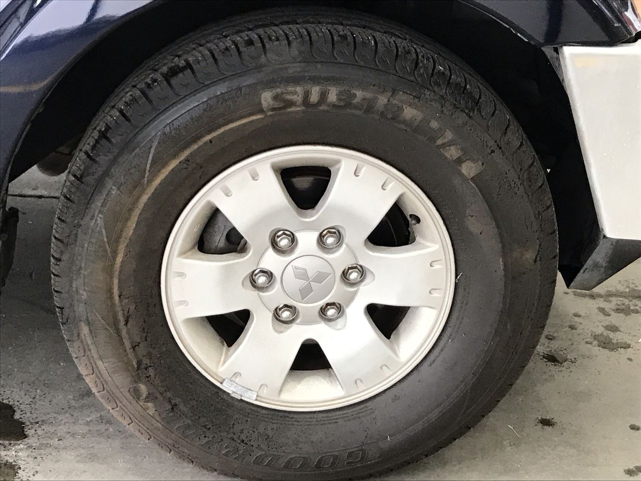 2 Carat round 2 white diamond each CVD Uncertified