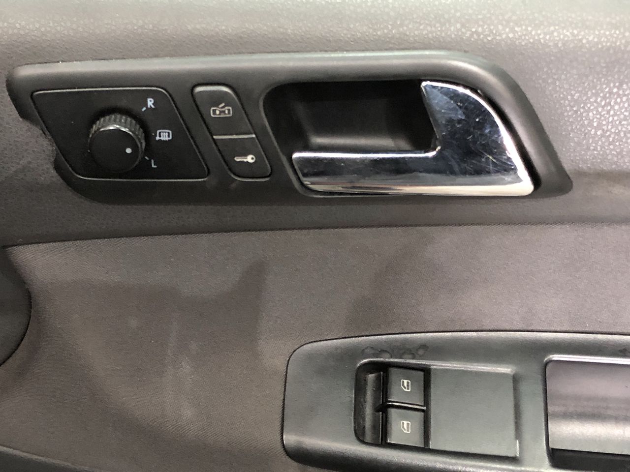 BIJ'OR - White Pink Pearl & Simulated Diamond Round Stud Earrings RRP $59