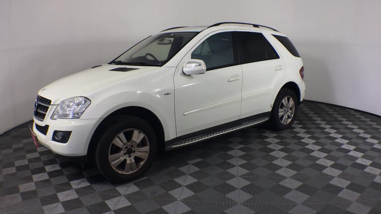 Crompton Parkinson Electric Motor & Belt Drive Assembly