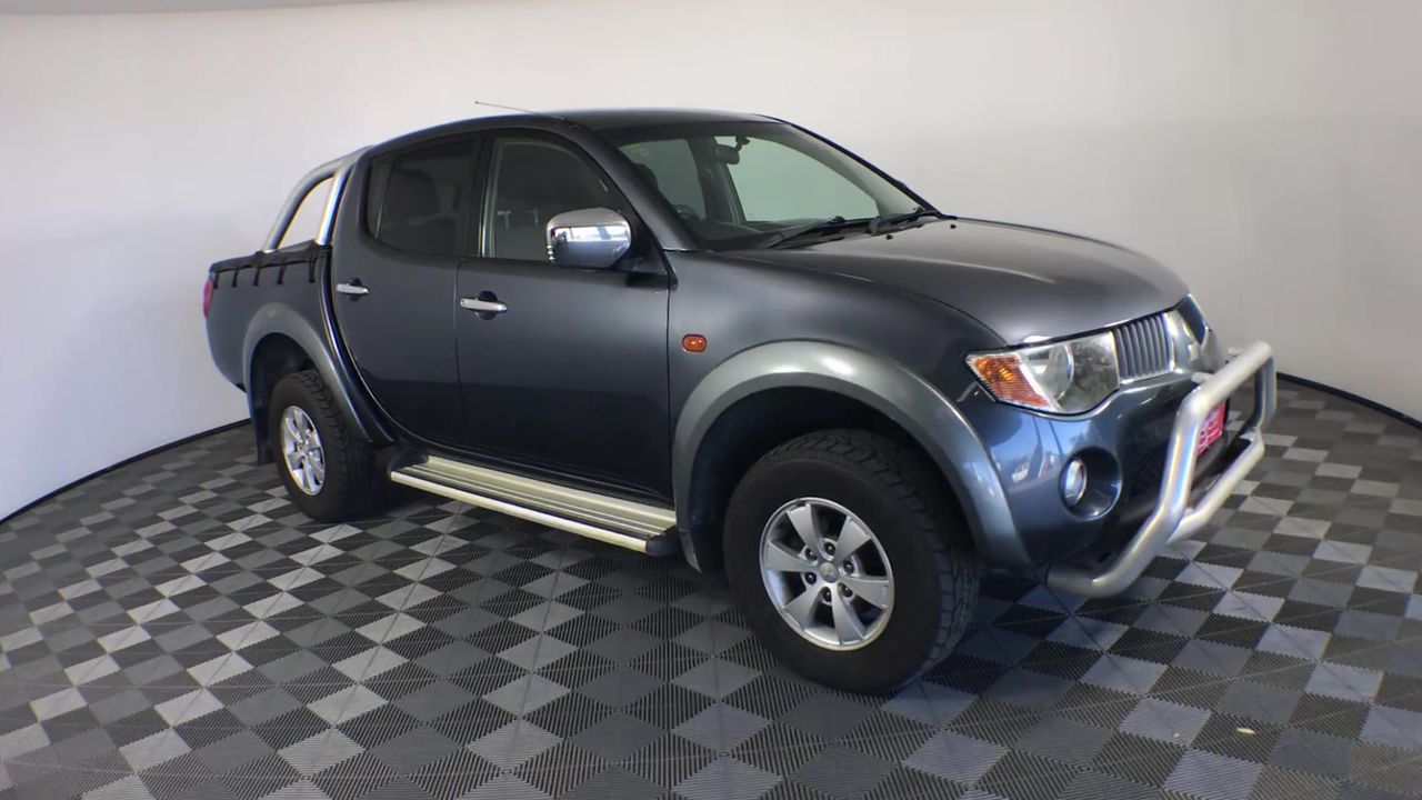 1/100 Scottdale gold bar x 2, 1g Valcumbi & 1Germania Silver bar x 2 each