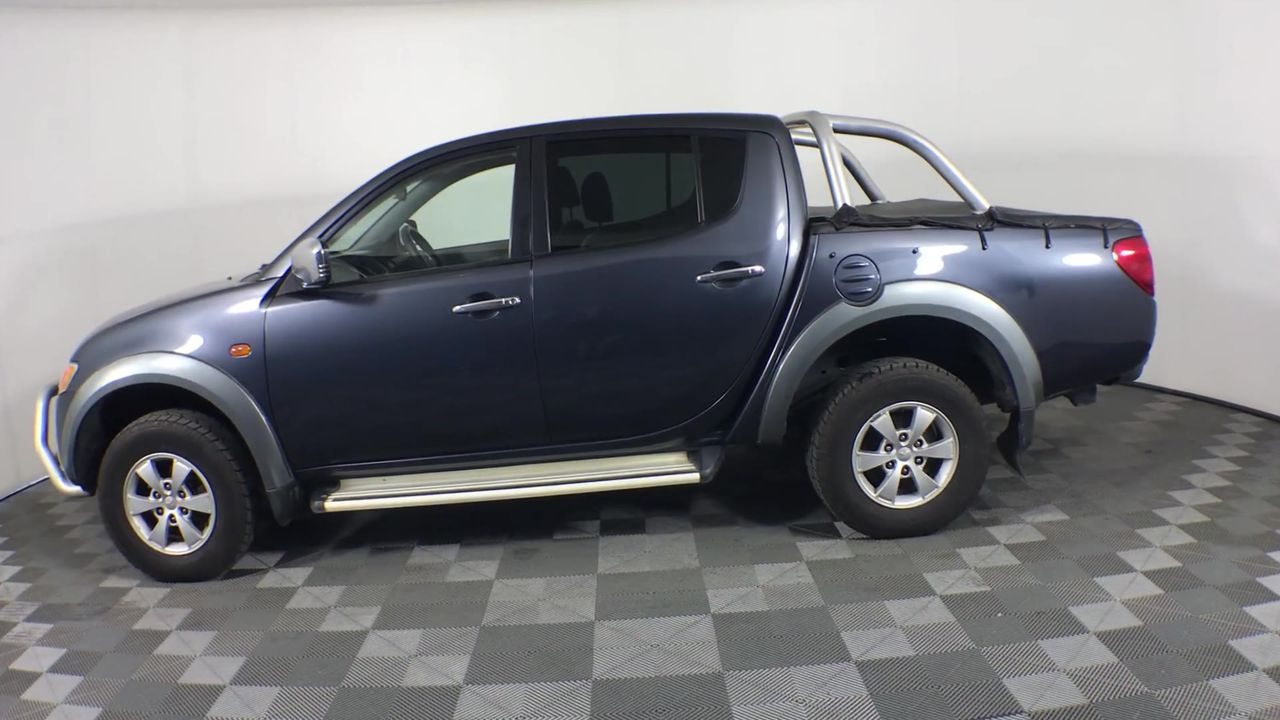 Vintage Enameled Easter Egg Diamante Jewelry Organizer Trinket Box Décor