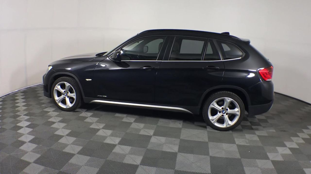 Vial full of Gold Leaf/Flake x 3