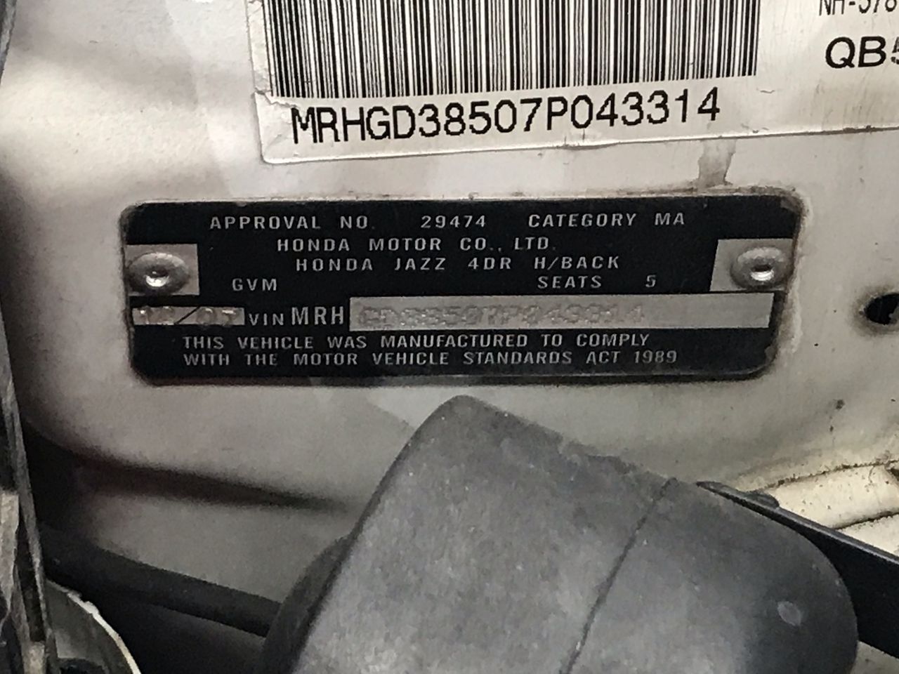 High Quality Simulated Diamond Men's Quartz Watch, Gold/Black