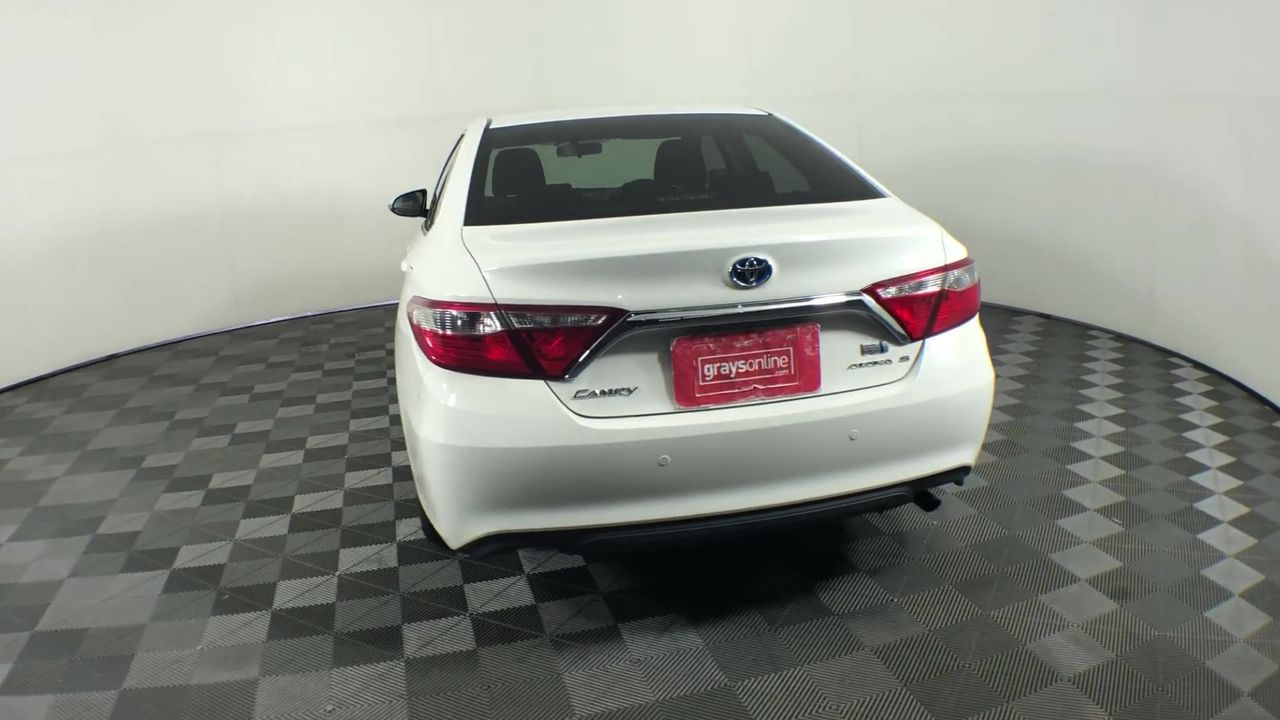 0.07 carat white 5 diamonds round