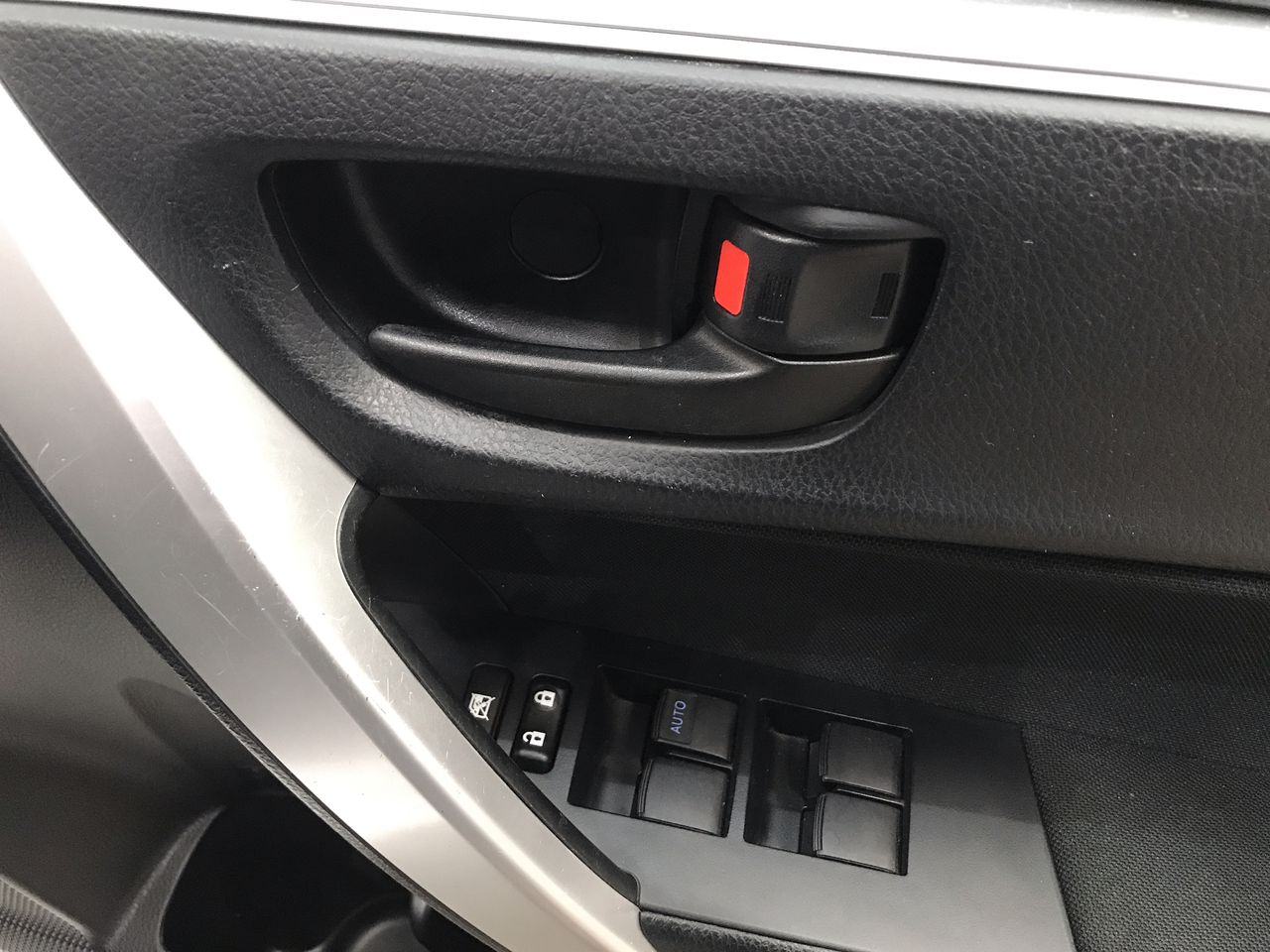 Pierre Delize Blanc De Blancs Brut NV (6x 750mL), France.