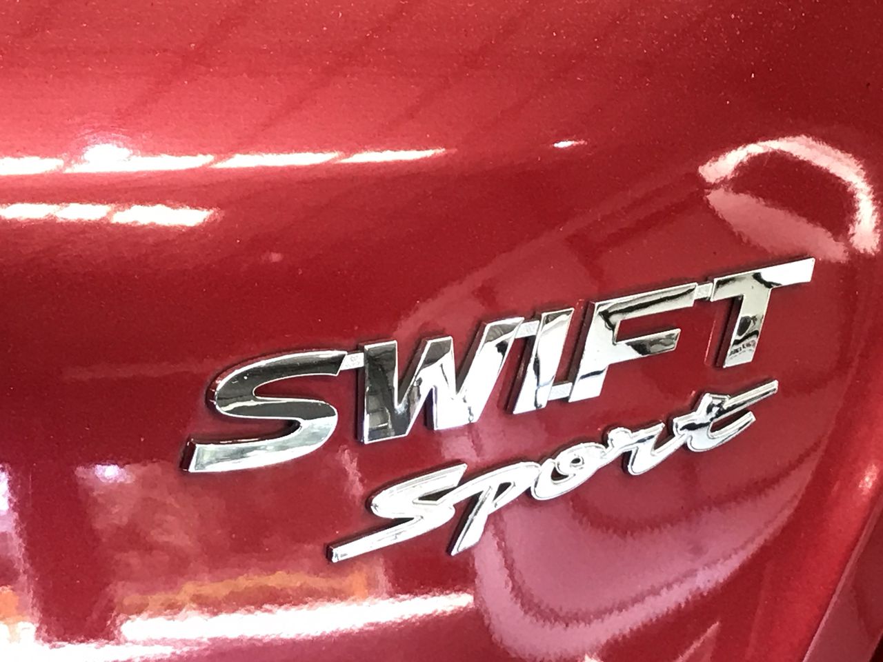 <B>9K Yellow Gold Solid Cross Over Ring</B><P>