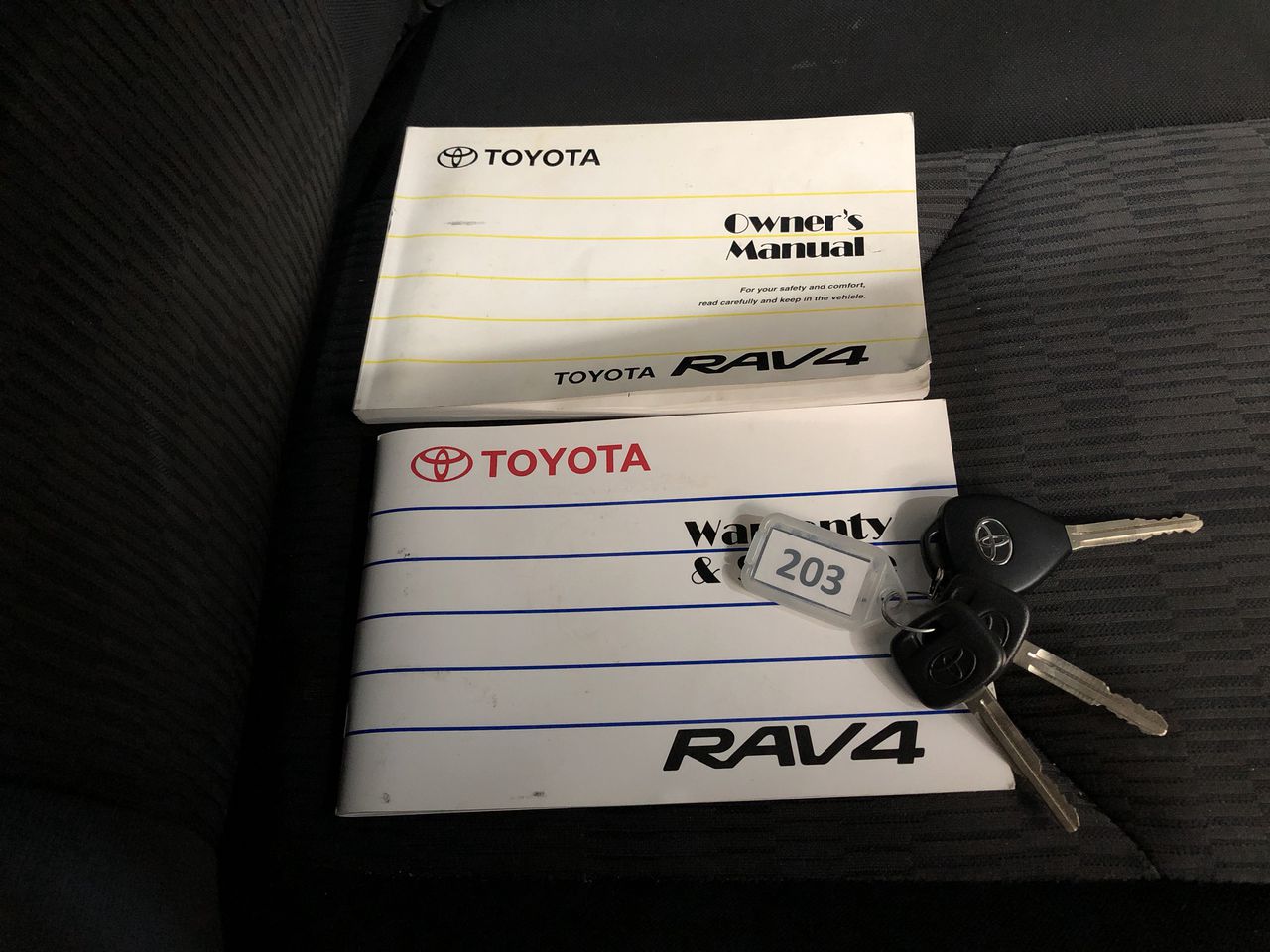 BOSE QuietComfort® SC Headphones Black.  Buyers Note - Discount Freight Rat