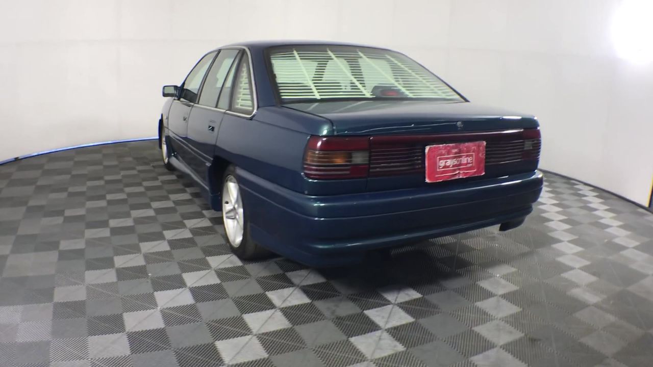 Vial full of Gold Leaf/Flake