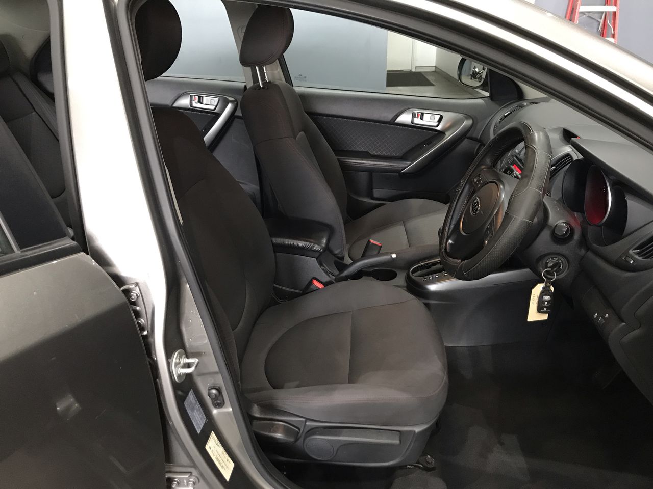 2x Glasses Case, 1x Glasses Strap