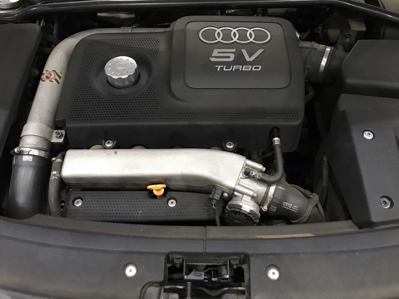 Wolf Blass Red Label Pinot Grigio (6x 750mL).