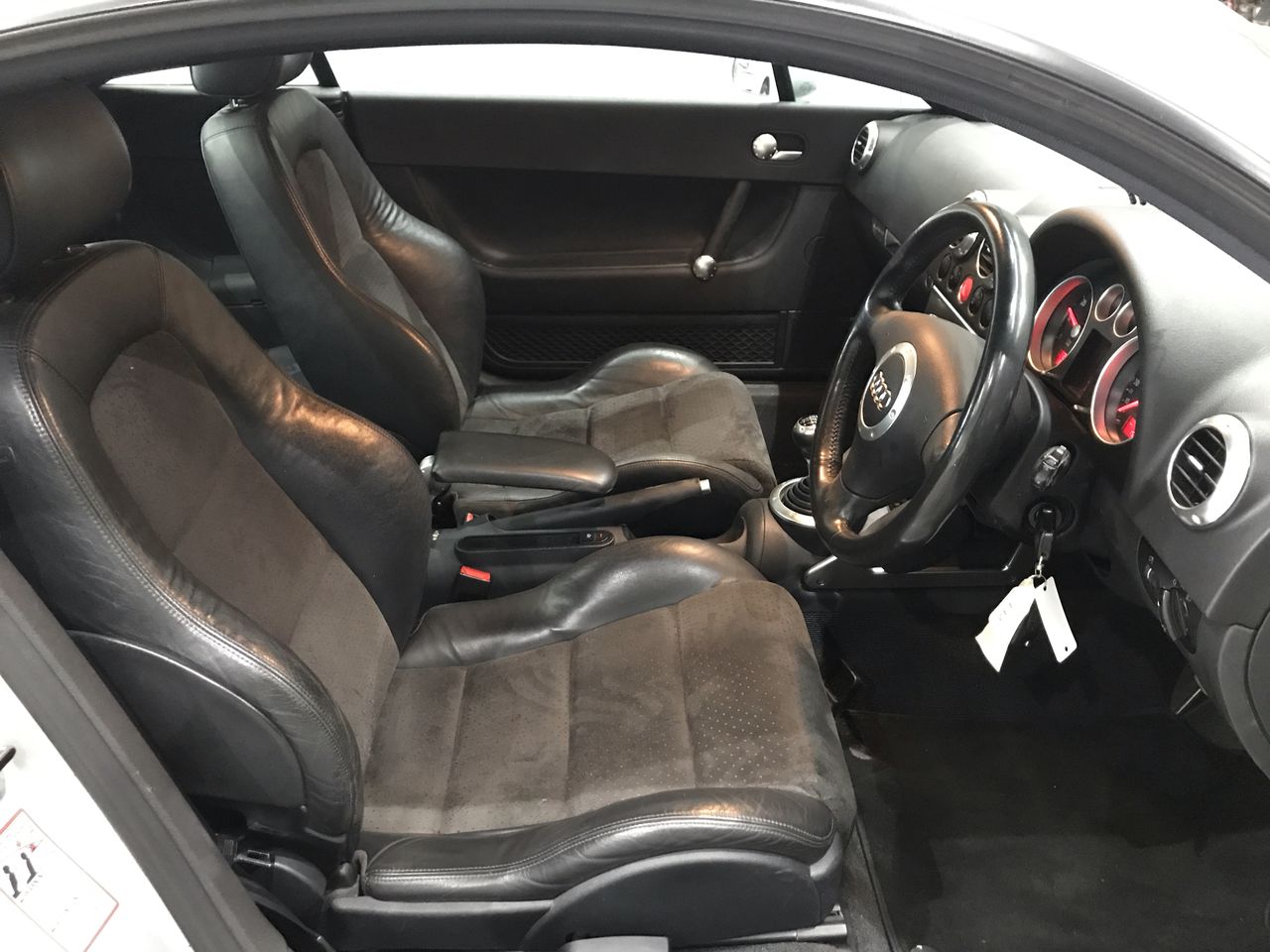 Wolf Blass Yellow Label Merlot (6x 750mL).